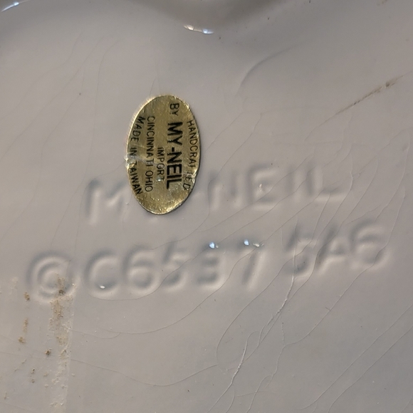 Vintage 1983 My-Neil Ceramic Baby Blue, White & Pink Booties Nursery Planter - Picture 5 of 6